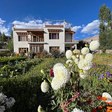 Chakzot Garden House Hotel Leh Ngoại thất bức ảnh
